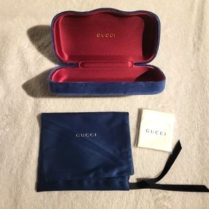Gucci hard sunglasses velvet case